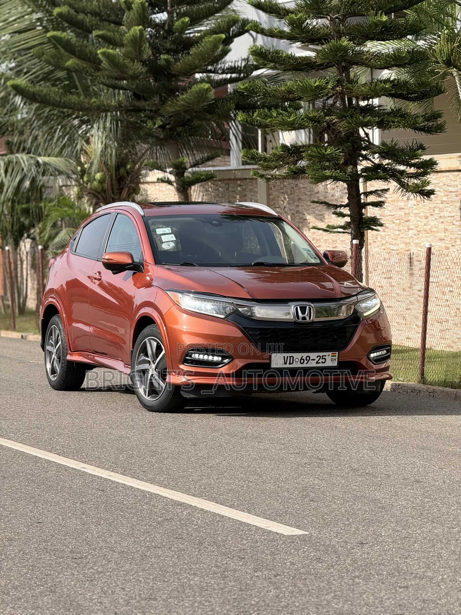 Honda HR-V Touring AWD 2020 Orange