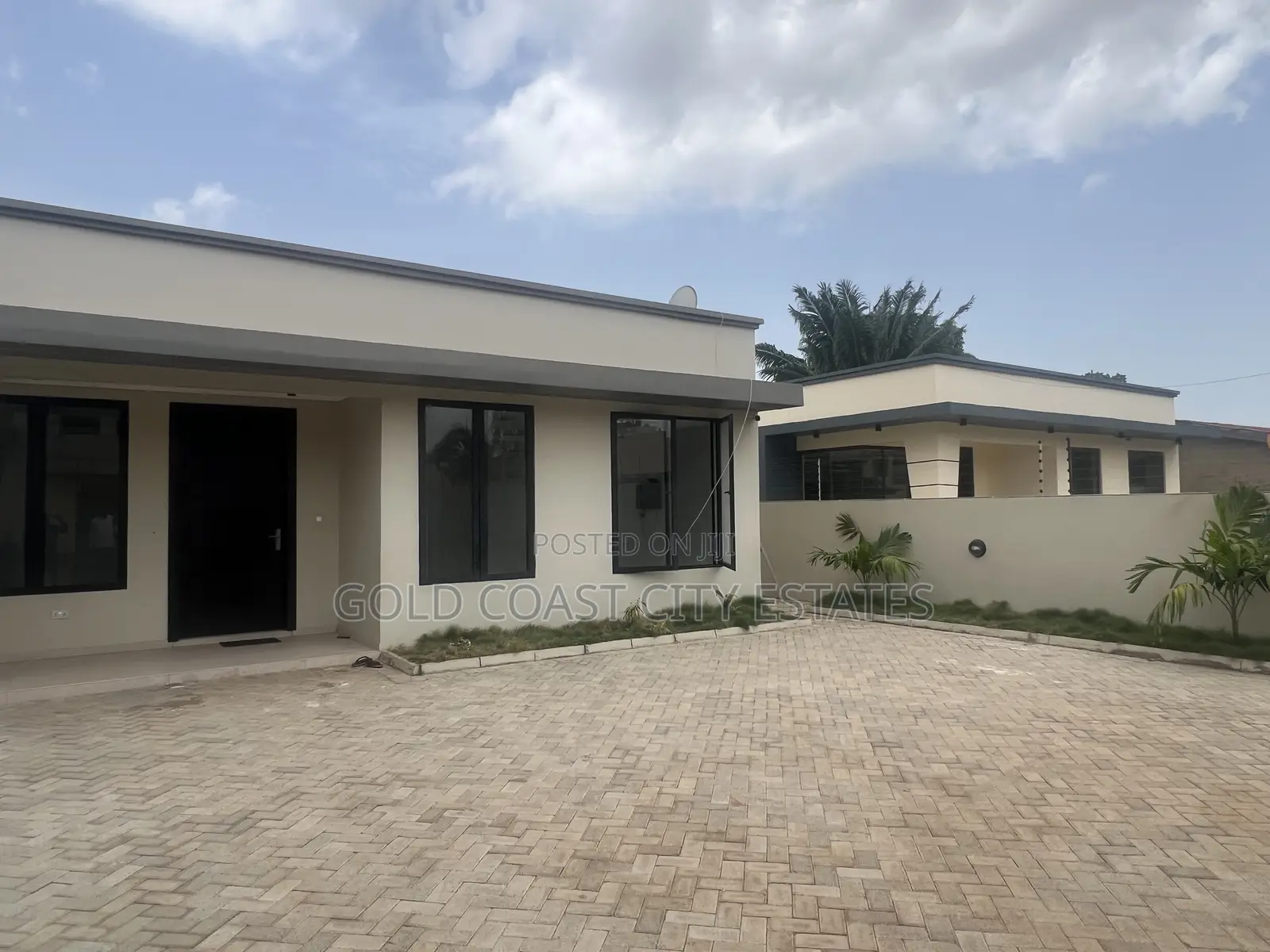 3bdrm House in Achimota for sale