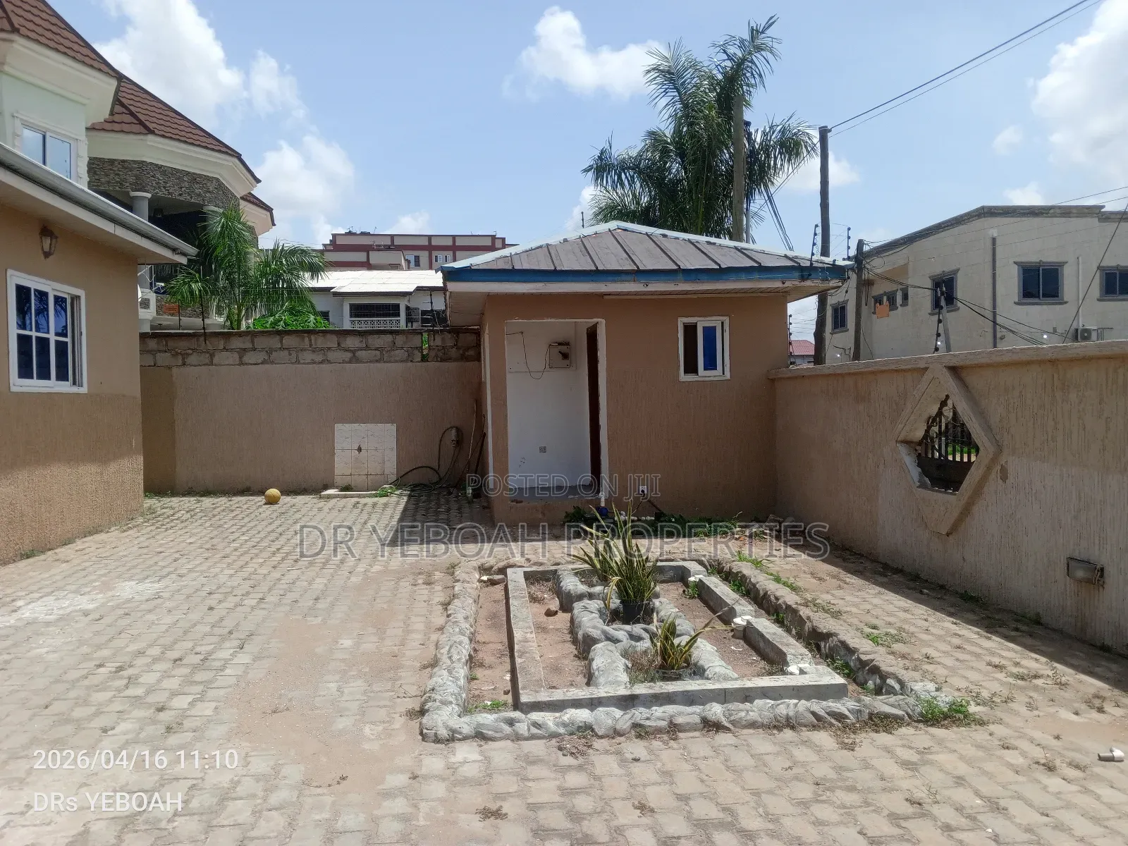 5bdrm House in Teshie Greda Estate, Manet Junction for rent