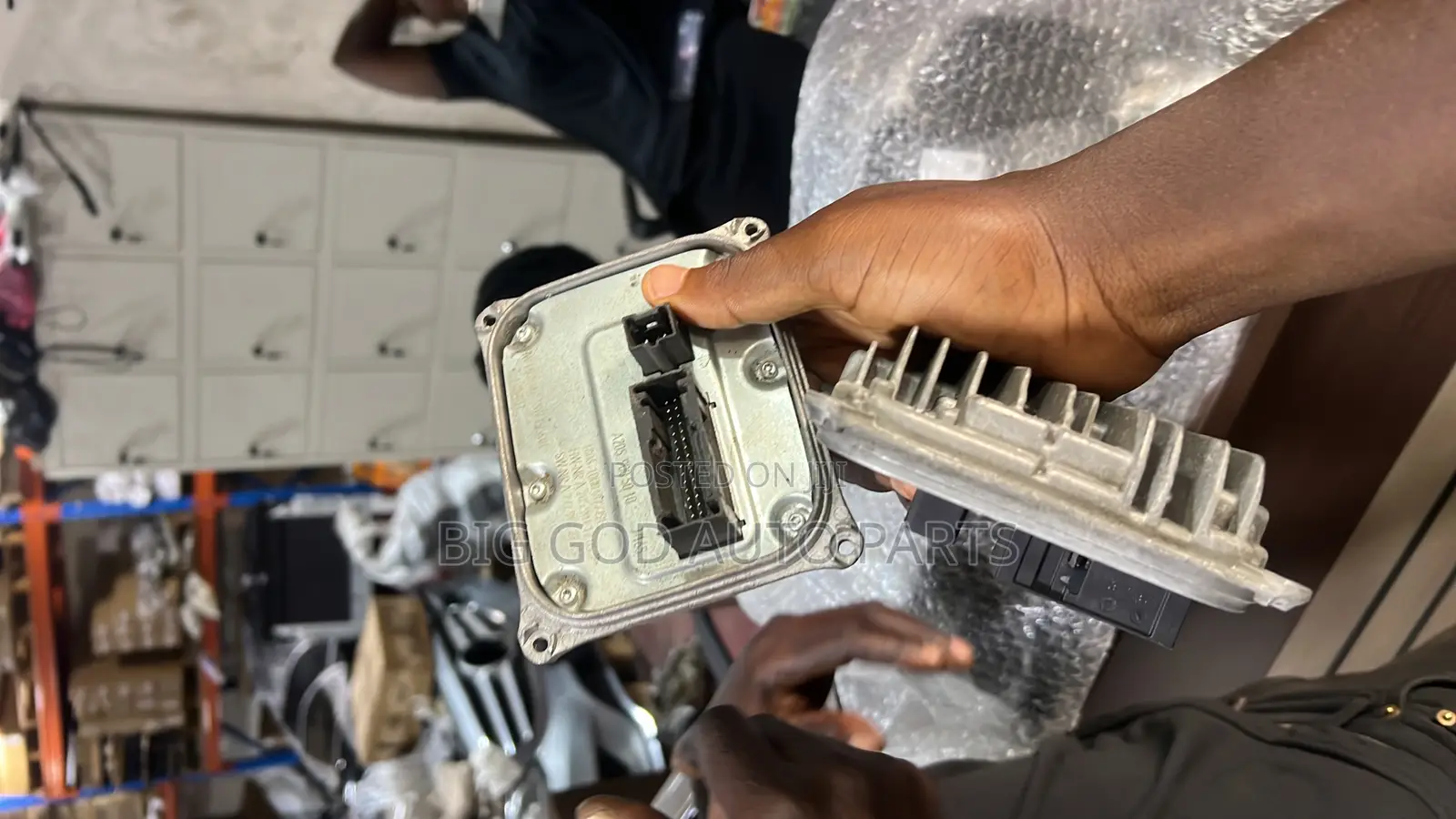 Mercedes Benz C300 Headlight Chargers Available
