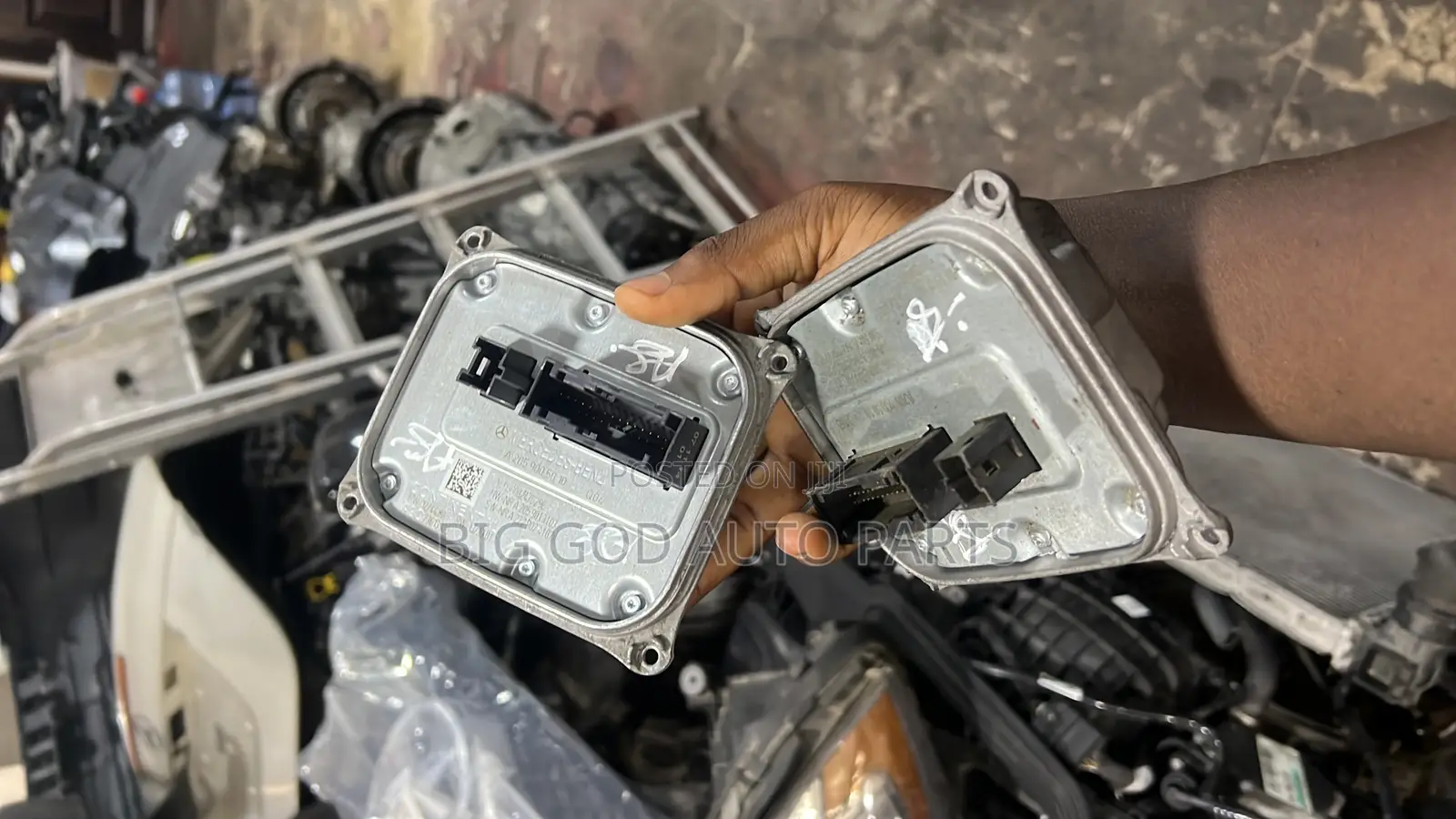 Mercedes Benz C300 Headlight Chargers Available