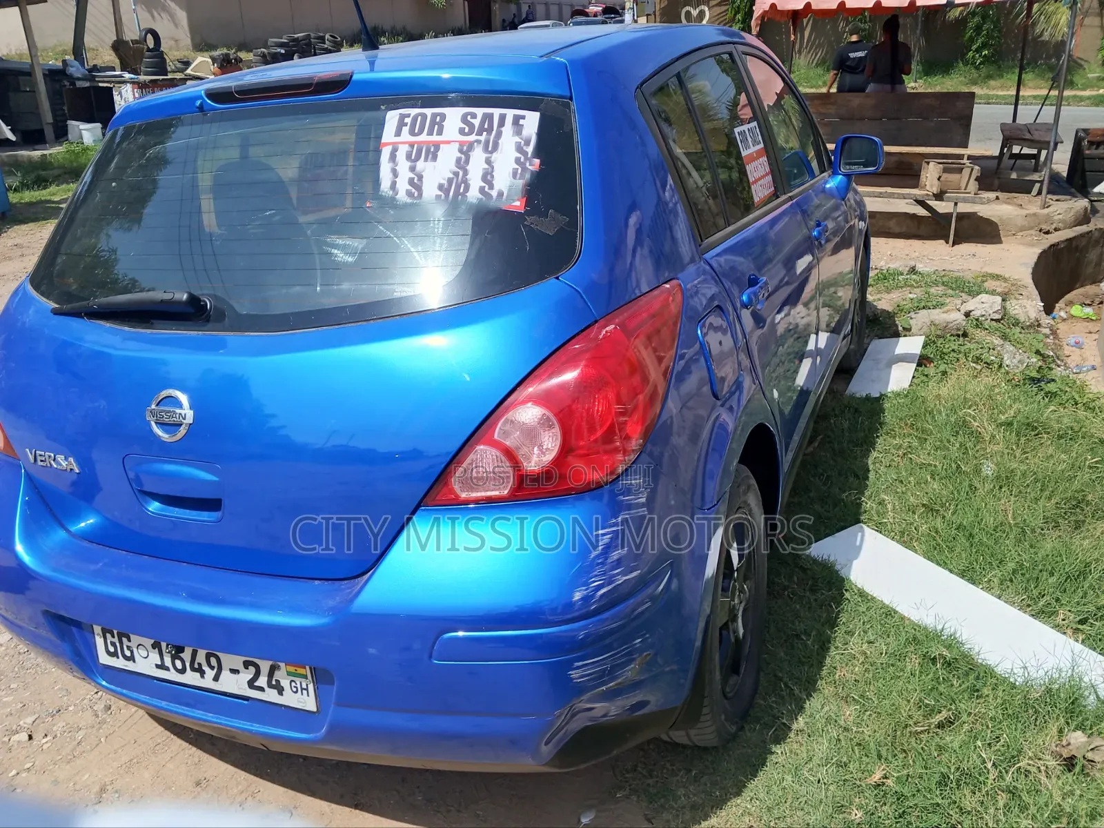 Nissan Versa 2010 Blue