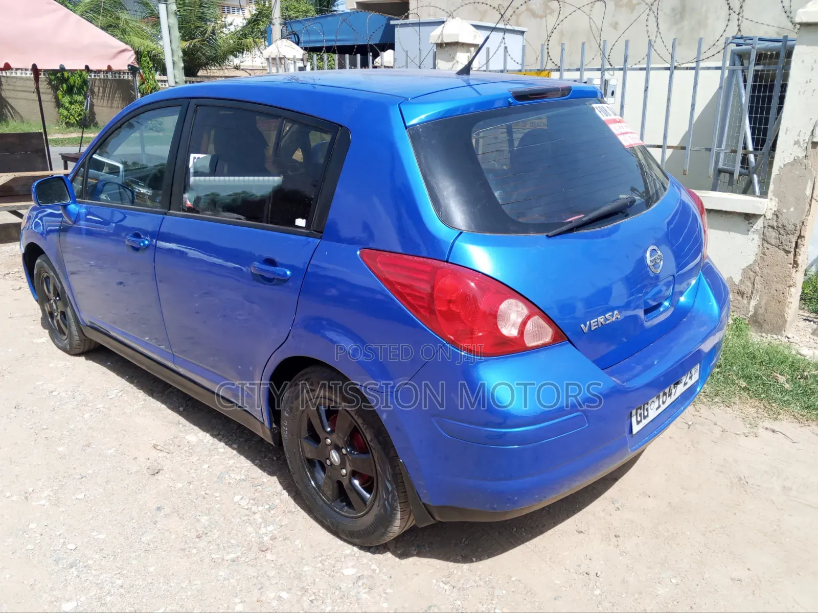 Nissan Versa 2010 Blue