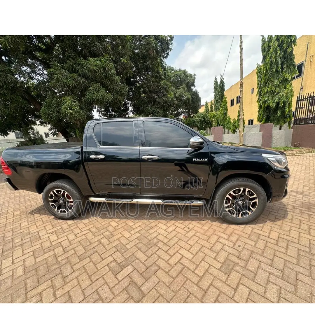 Toyota Hilux 2018 Black