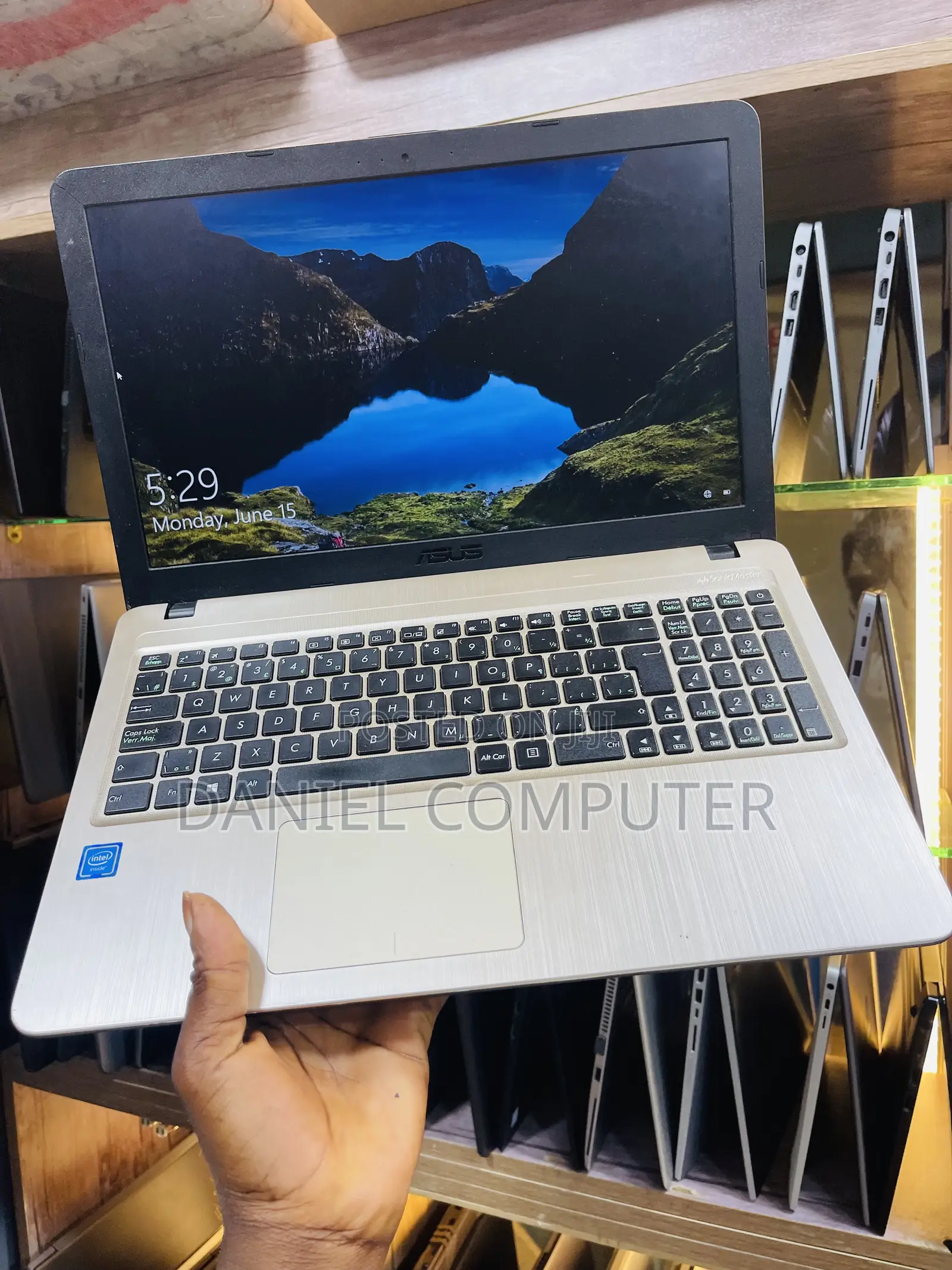 Laptop Asus VivoBook 15 X540NA 4GB Intel Celeron HDD 750GB