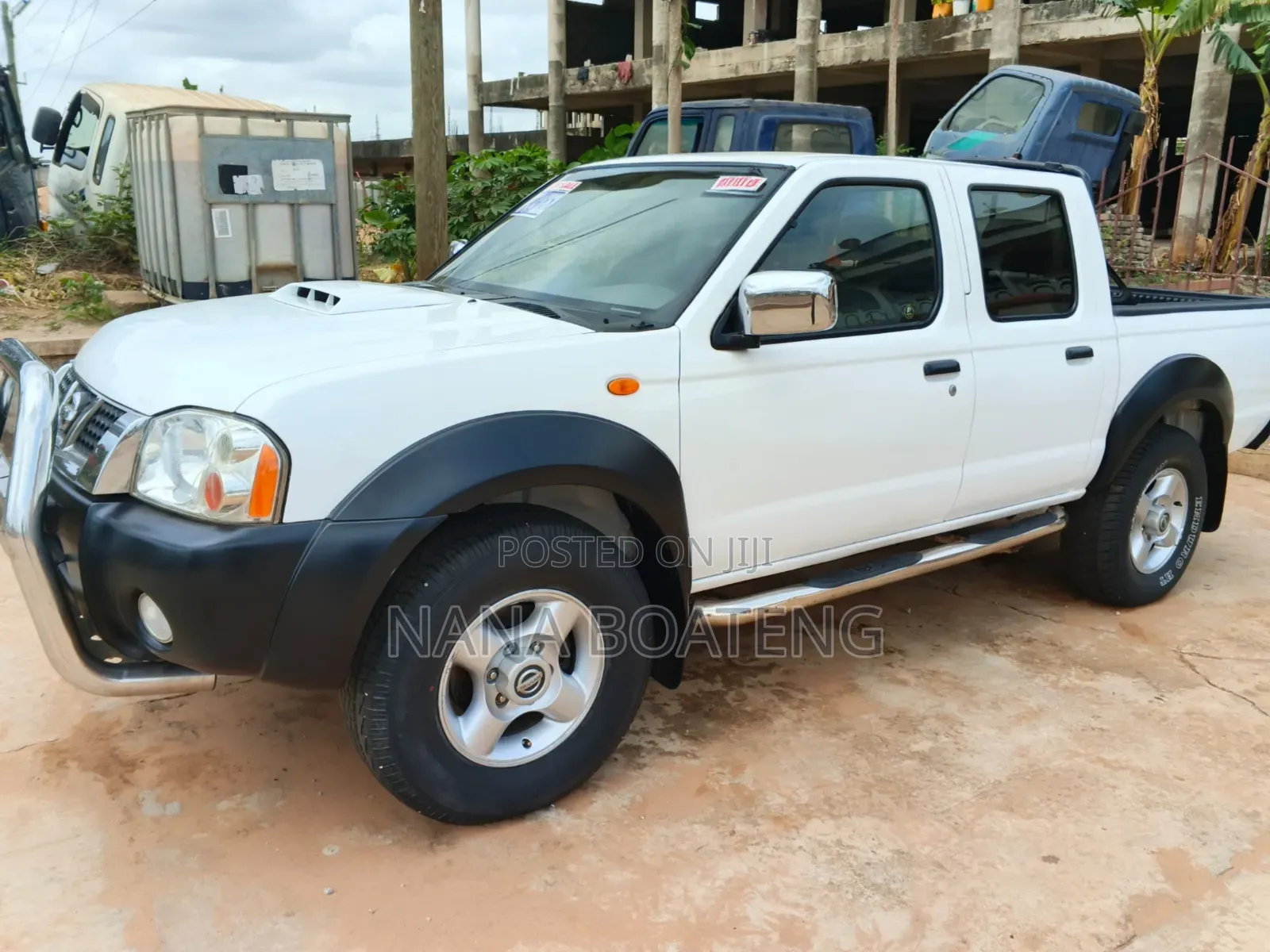 Nissan Hardbody 2010 White