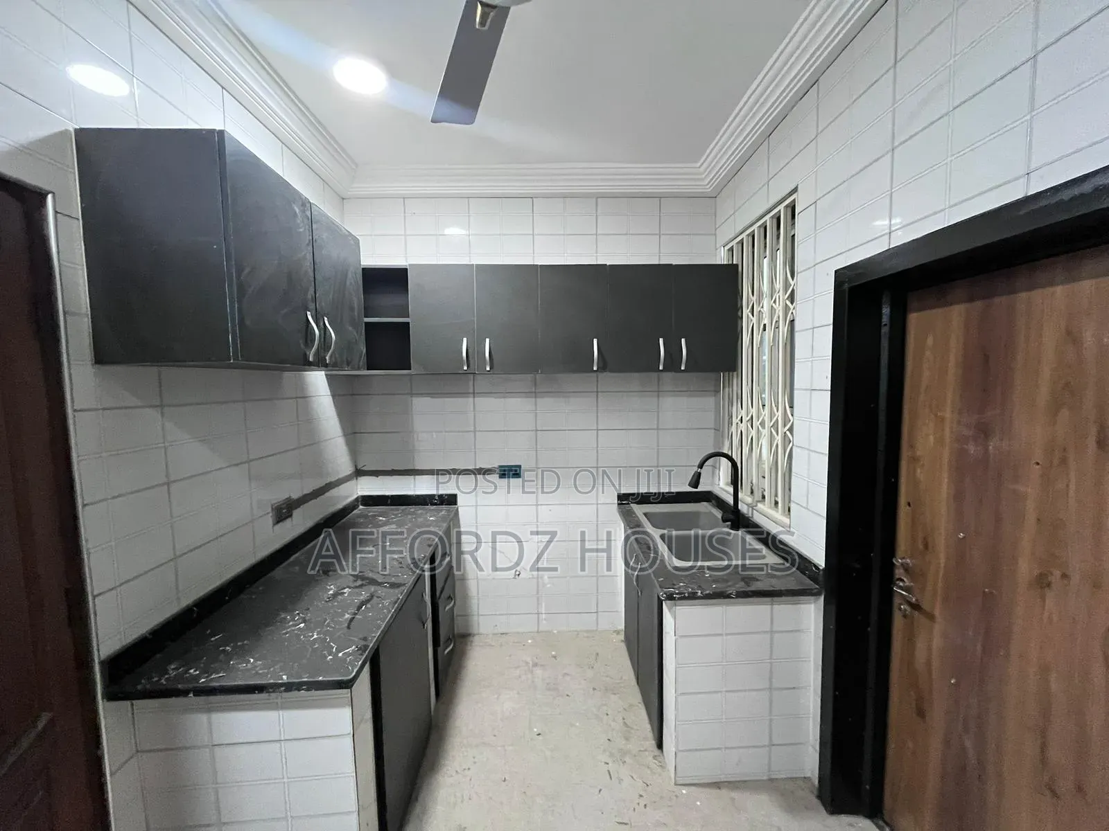 3bdrm Apartment in Mahatma Road, Tseaddo for rent