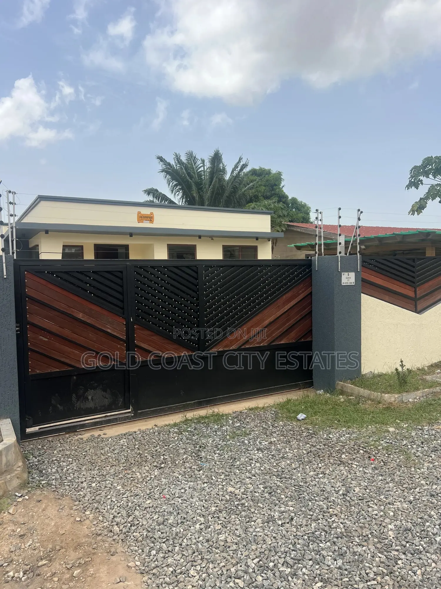 3bdrm House in Achimota for sale
