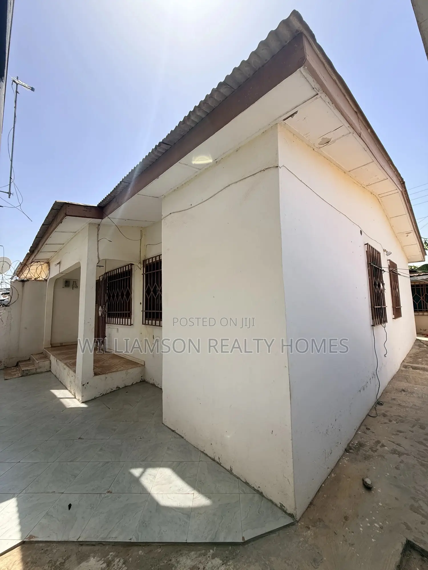 2bdrm House in Community 20 Estate, Spintex for rent