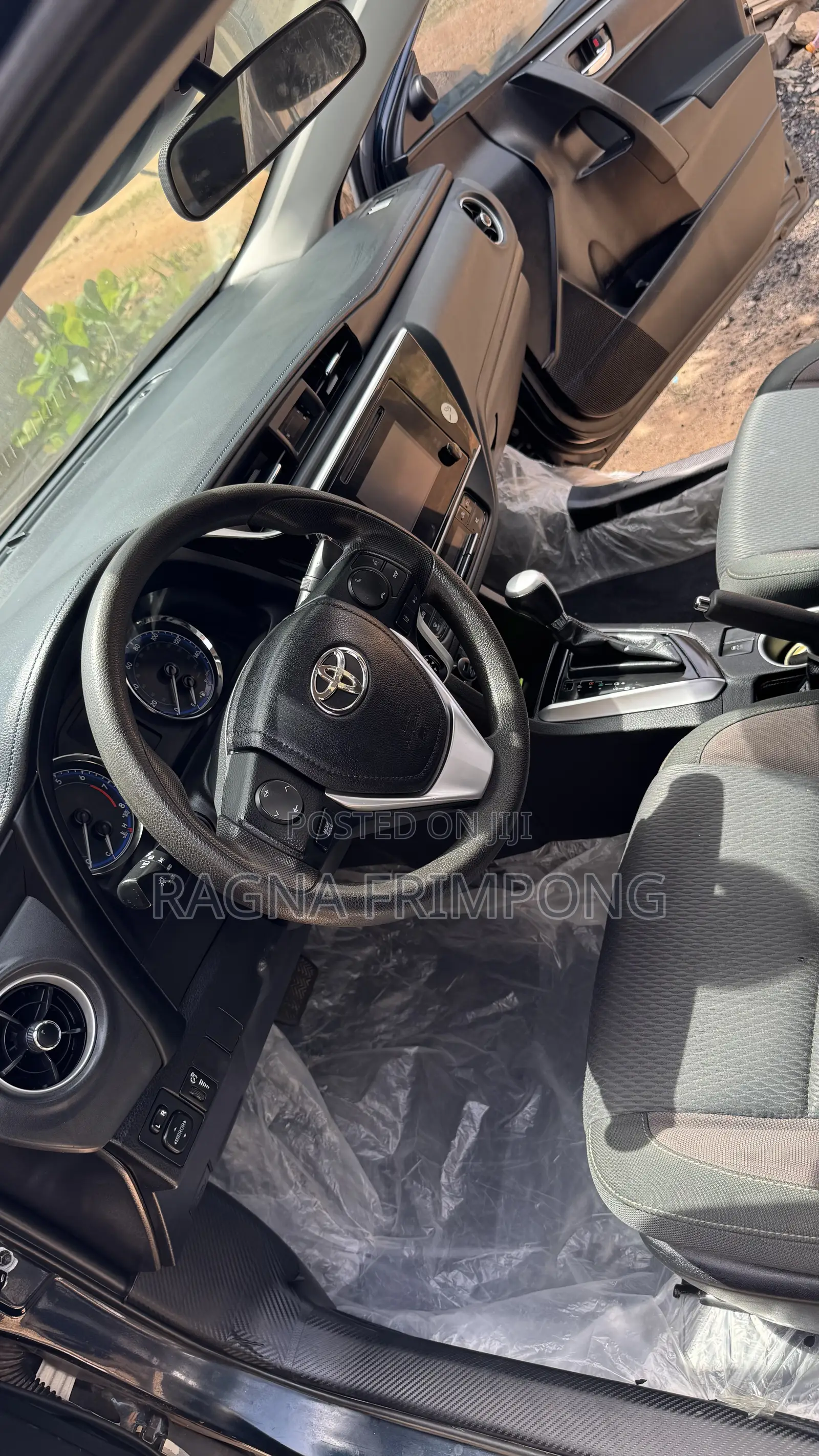Toyota Corolla LE (1.8L 4cyl 2A) 2018 Black