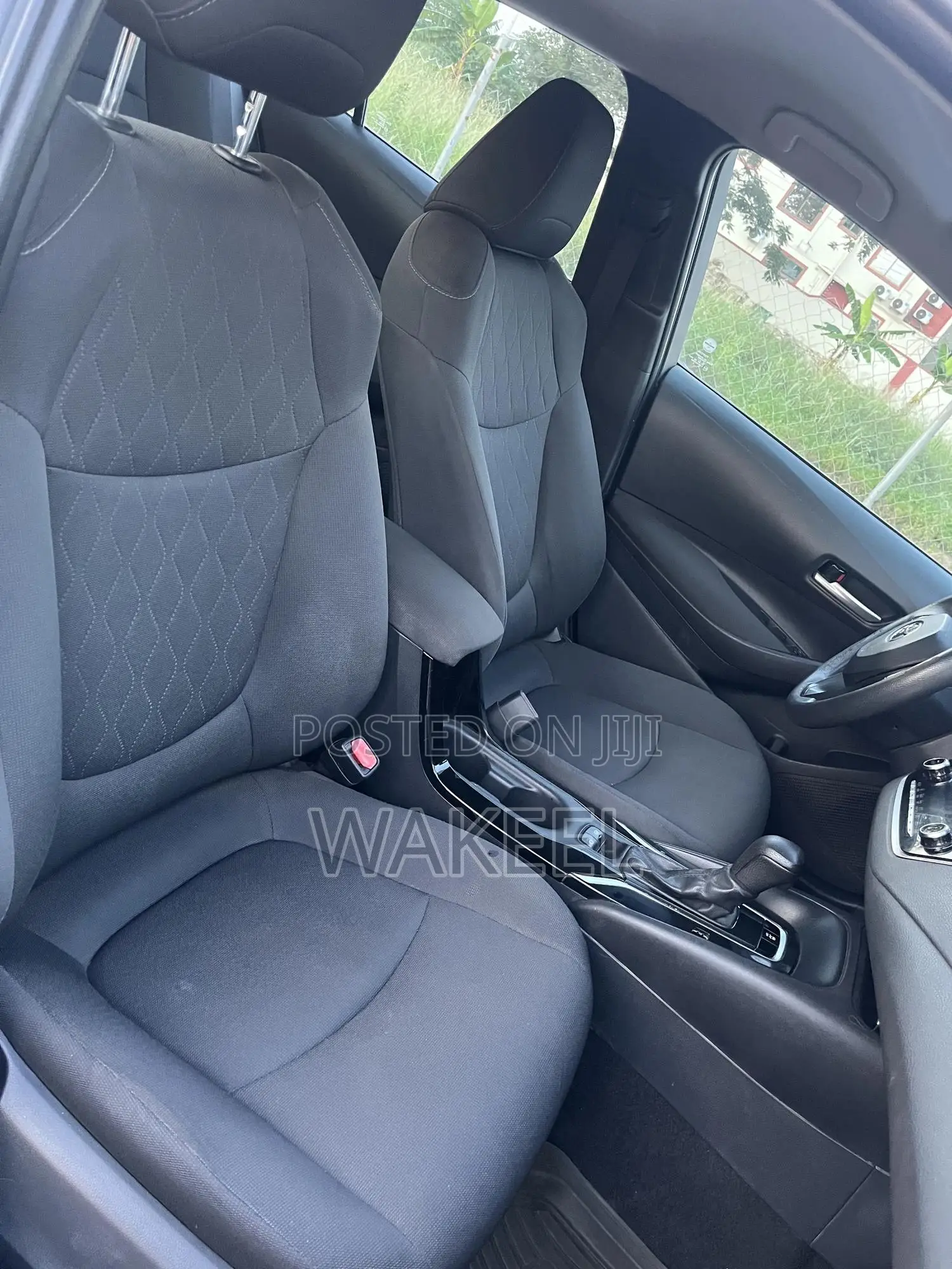 Toyota Corolla LE 2021 Silver