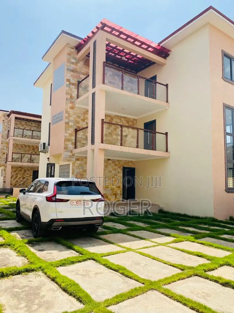 4bdrm House in Achimota Kingsby, Mile 7 for sale