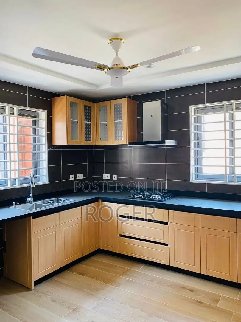 4bdrm House in Achimota Kingsby, Mile 7 for sale