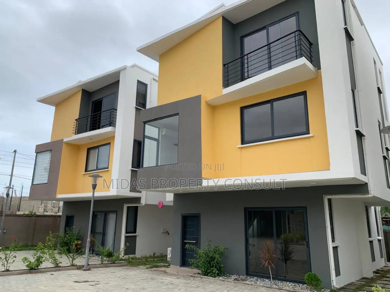 3bdrm Townhouse/Terrace in Tseaddo for sale
