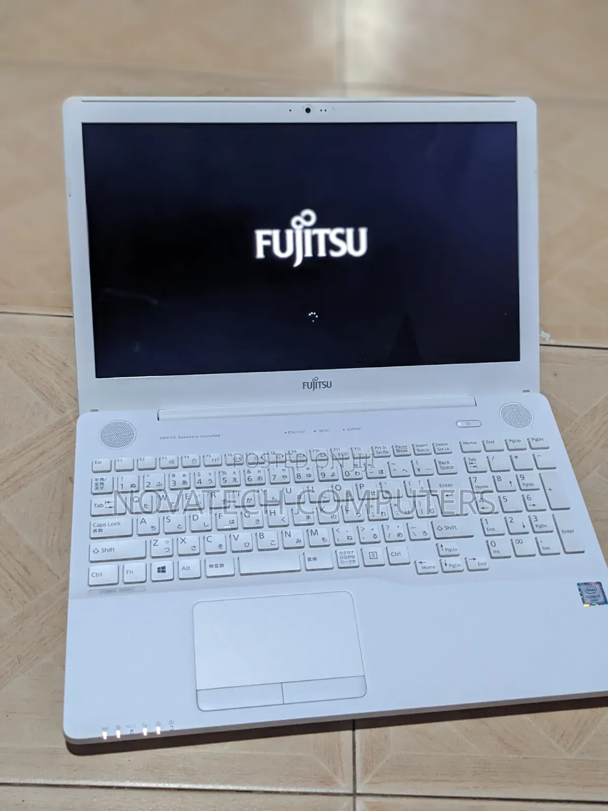 Laptop Fujitsu Lifebook AH550 8GB Intel Core i7 HDD 1T