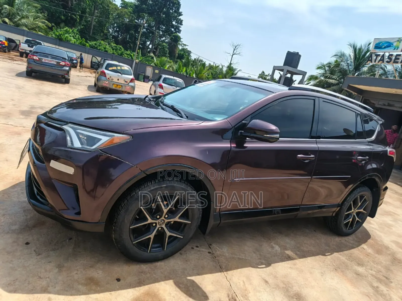 Toyota RAV4 LE 4dr SUV (2.5L 4cyl 6A) 2018 Pink