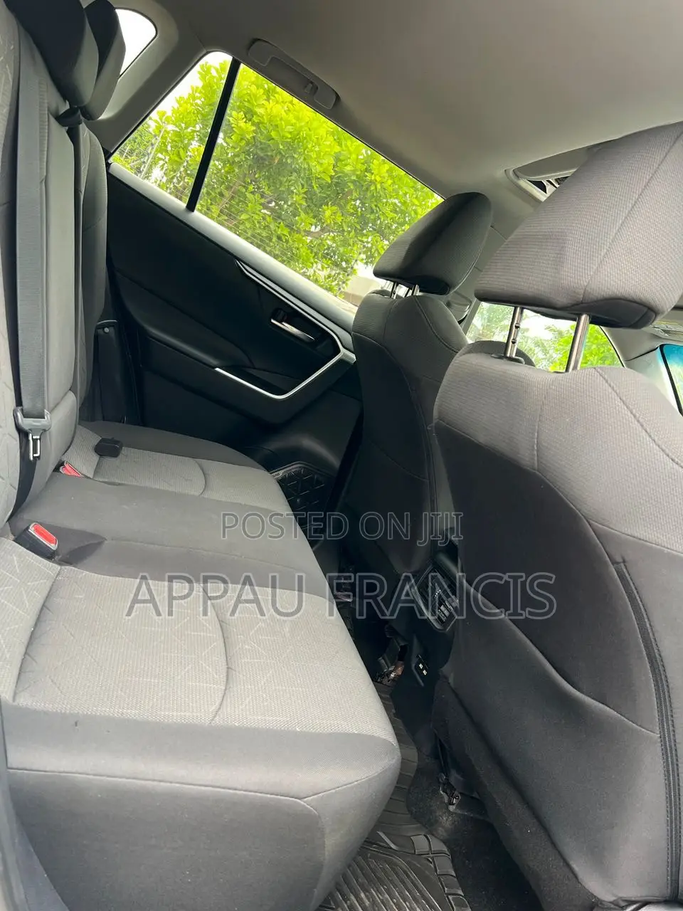 Toyota RAV4 XLE 2021 White
