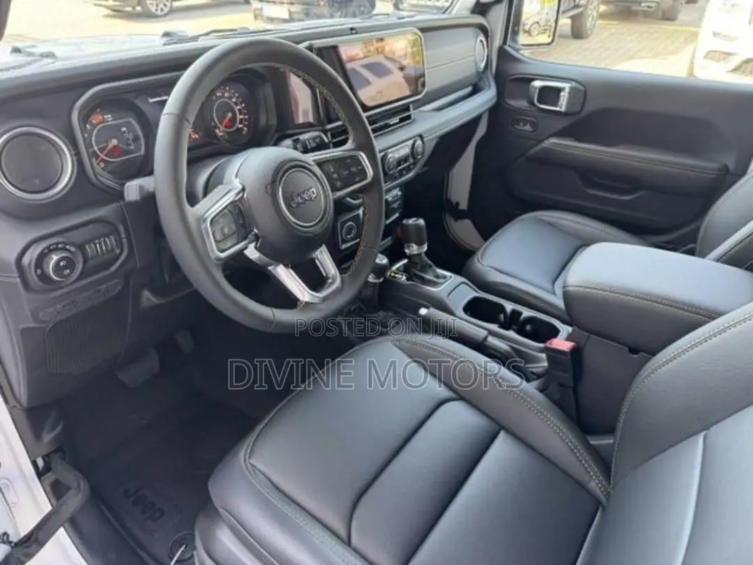 Jeep Wrangler Sahara 4 Door 4x4 2024 White