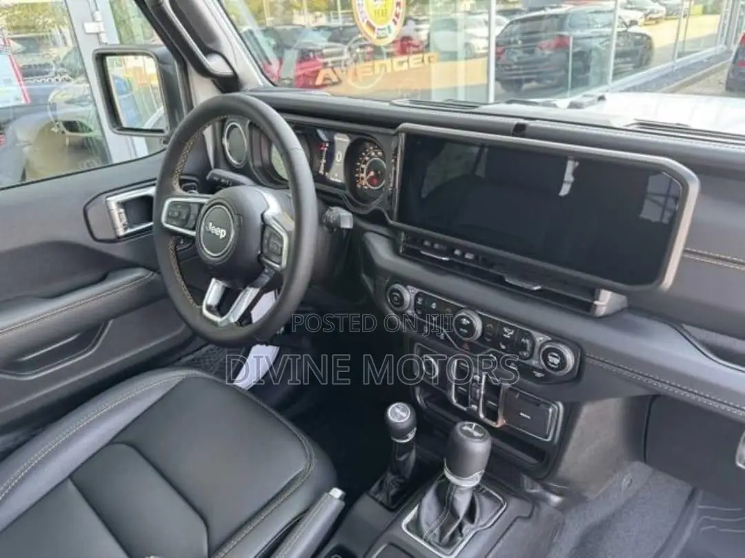 Jeep Wrangler Sahara 4 Door 4x4 2024 White