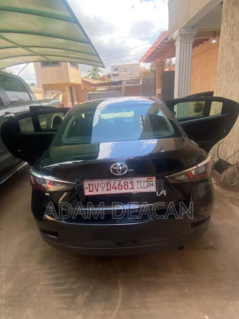 Toyota Yaris iA 1.5 FWD 2018 Black