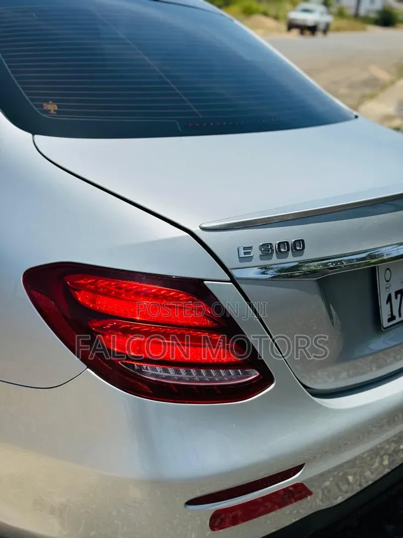 Mercedes-Benz E300 2019 Silver