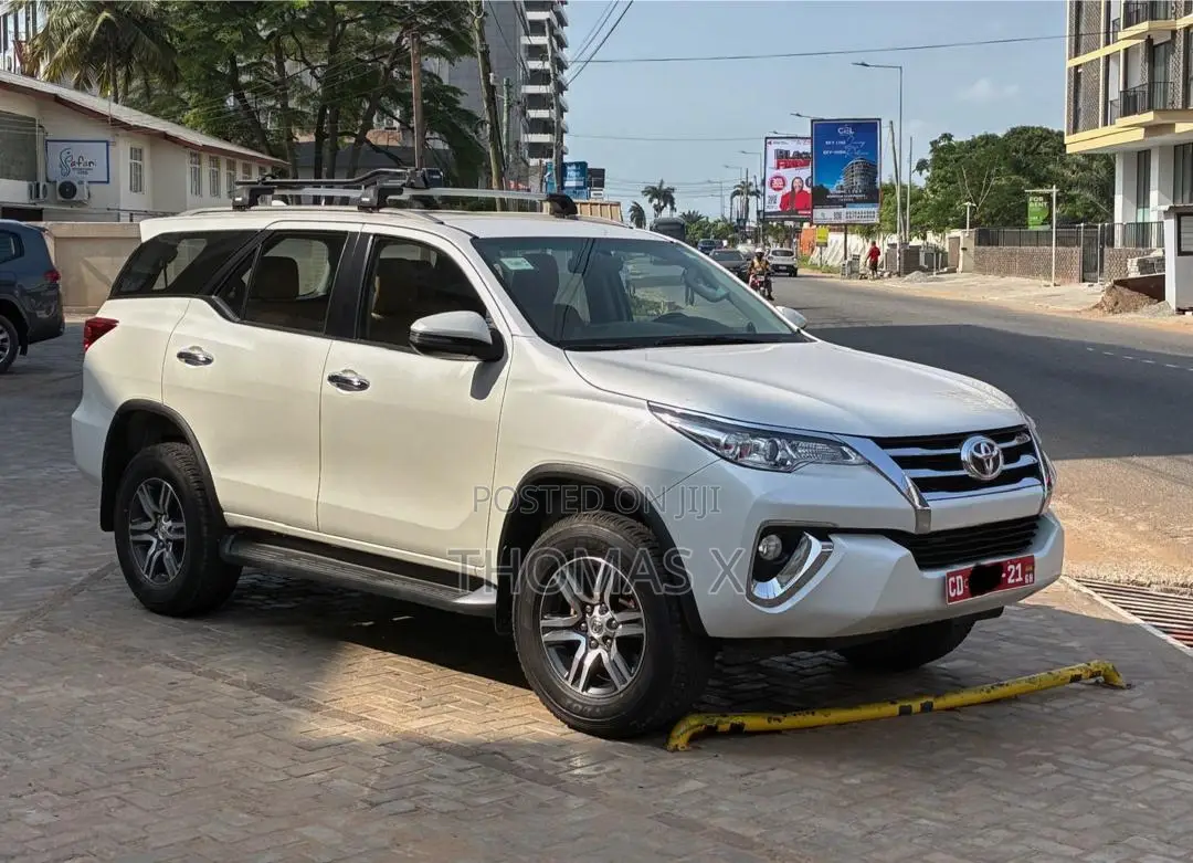 Toyota Fortuner 2.7 AWD 2020 White