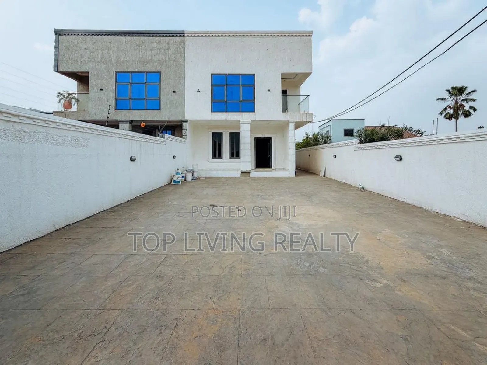 4bdrm Townhouse / Terrace in Oyarifa, Ghana Flag for rent