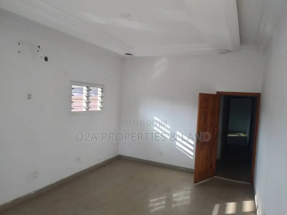 4bdrm House in Dzowulu, Dzorwulu for rent