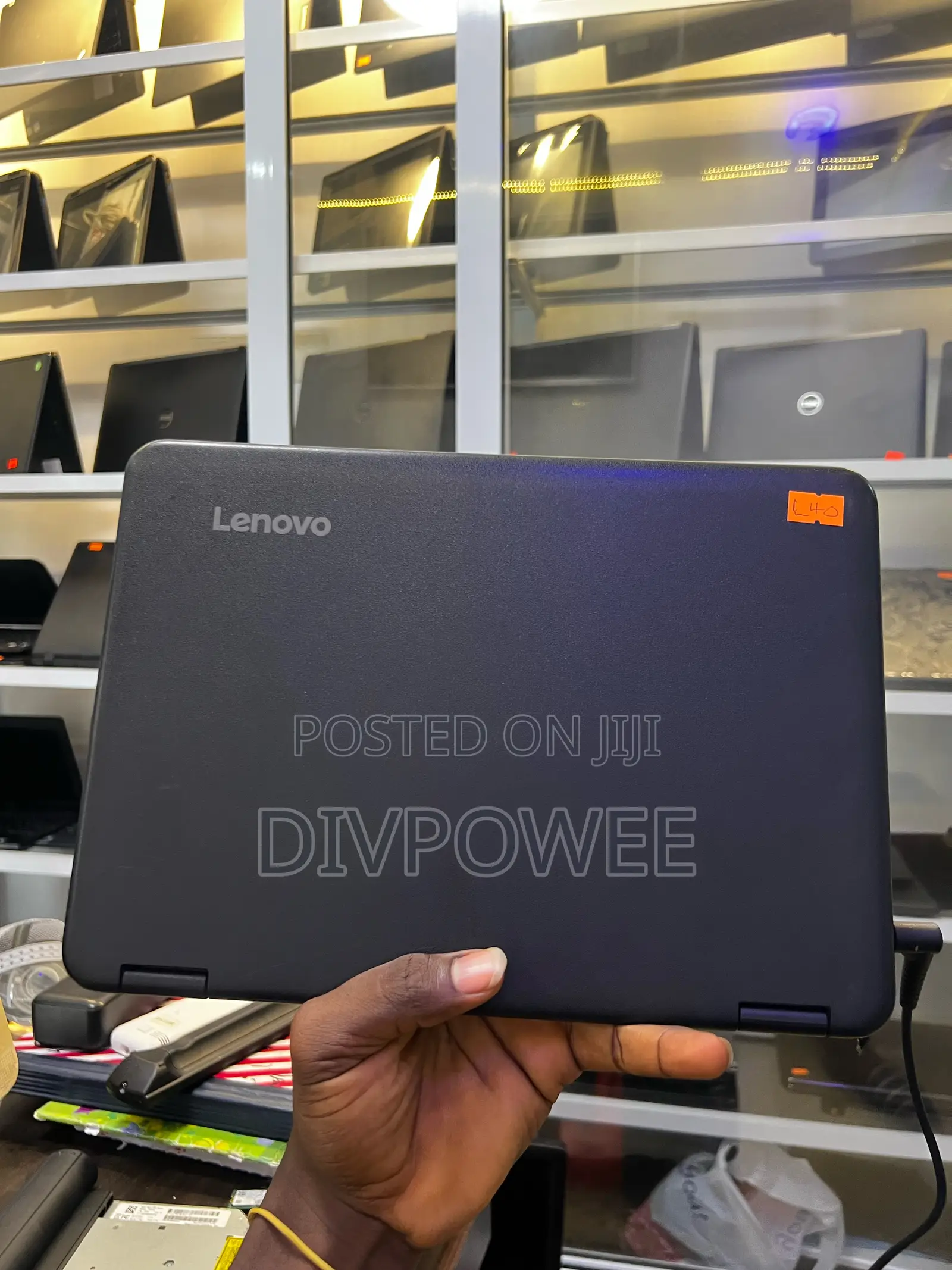 Laptop Lenovo 300e 4GB Intel Celeron SSD 128GB