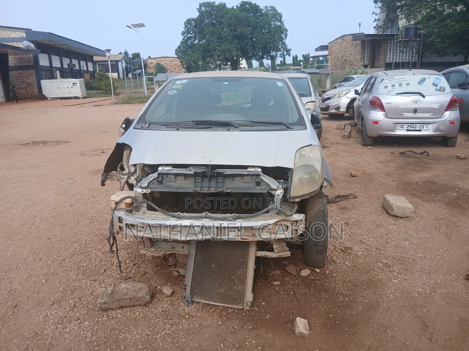Toyota Vitz 2010 Silver