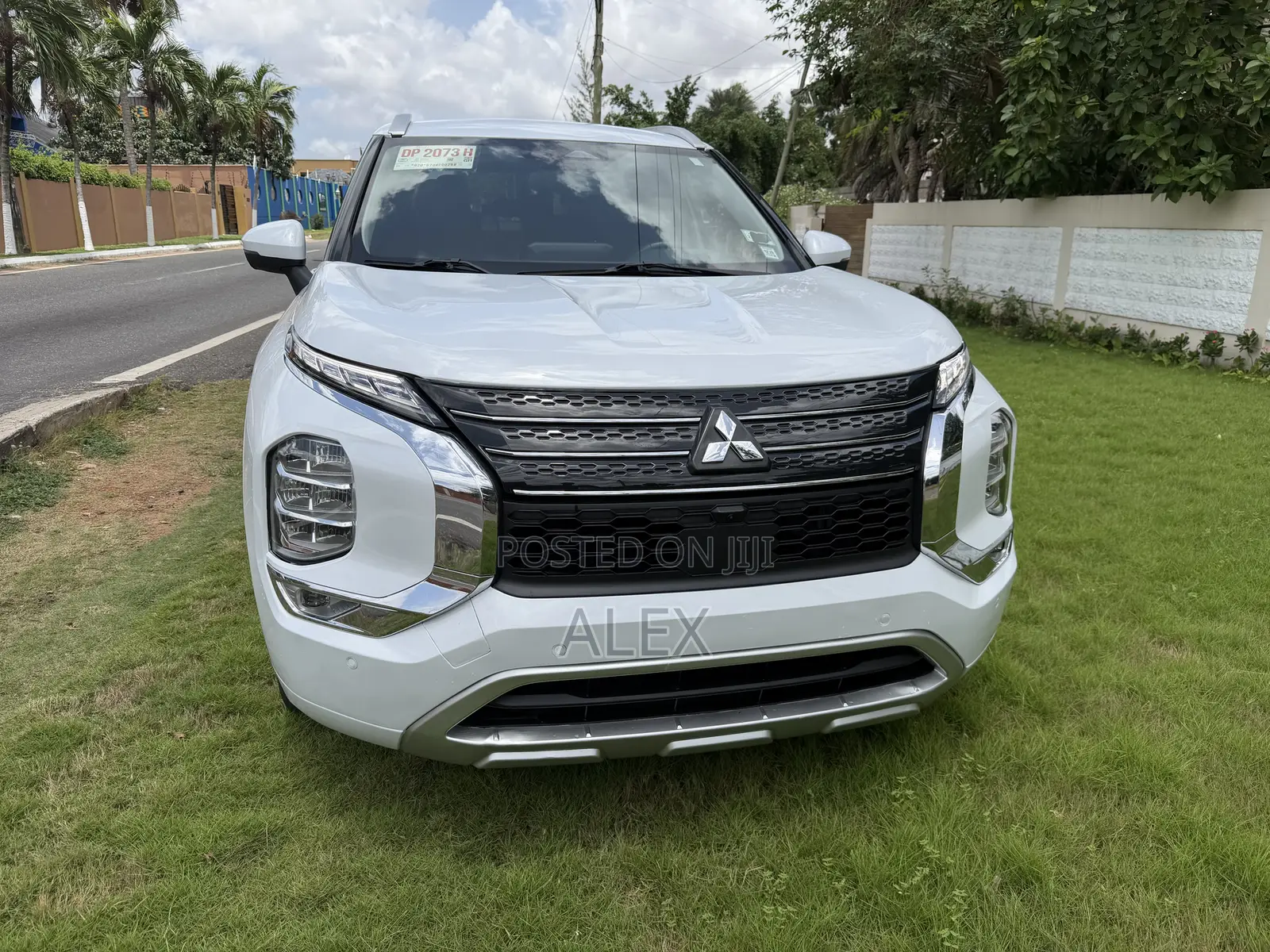 Mitsubishi Outlander 2022 White