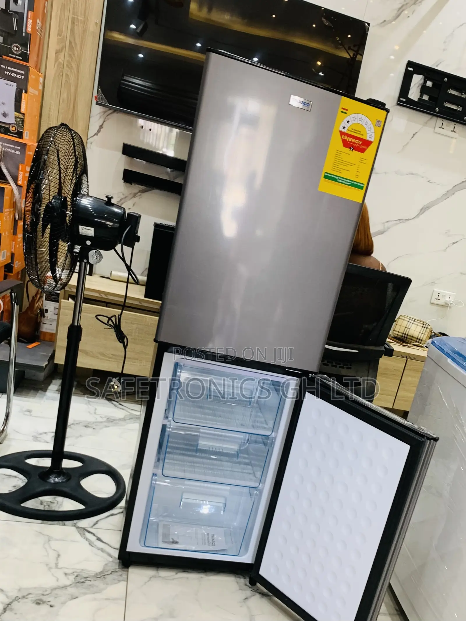 Brand New Nasco Nasd2-20fl Is a 158-Litre Double-Door Refrigerator