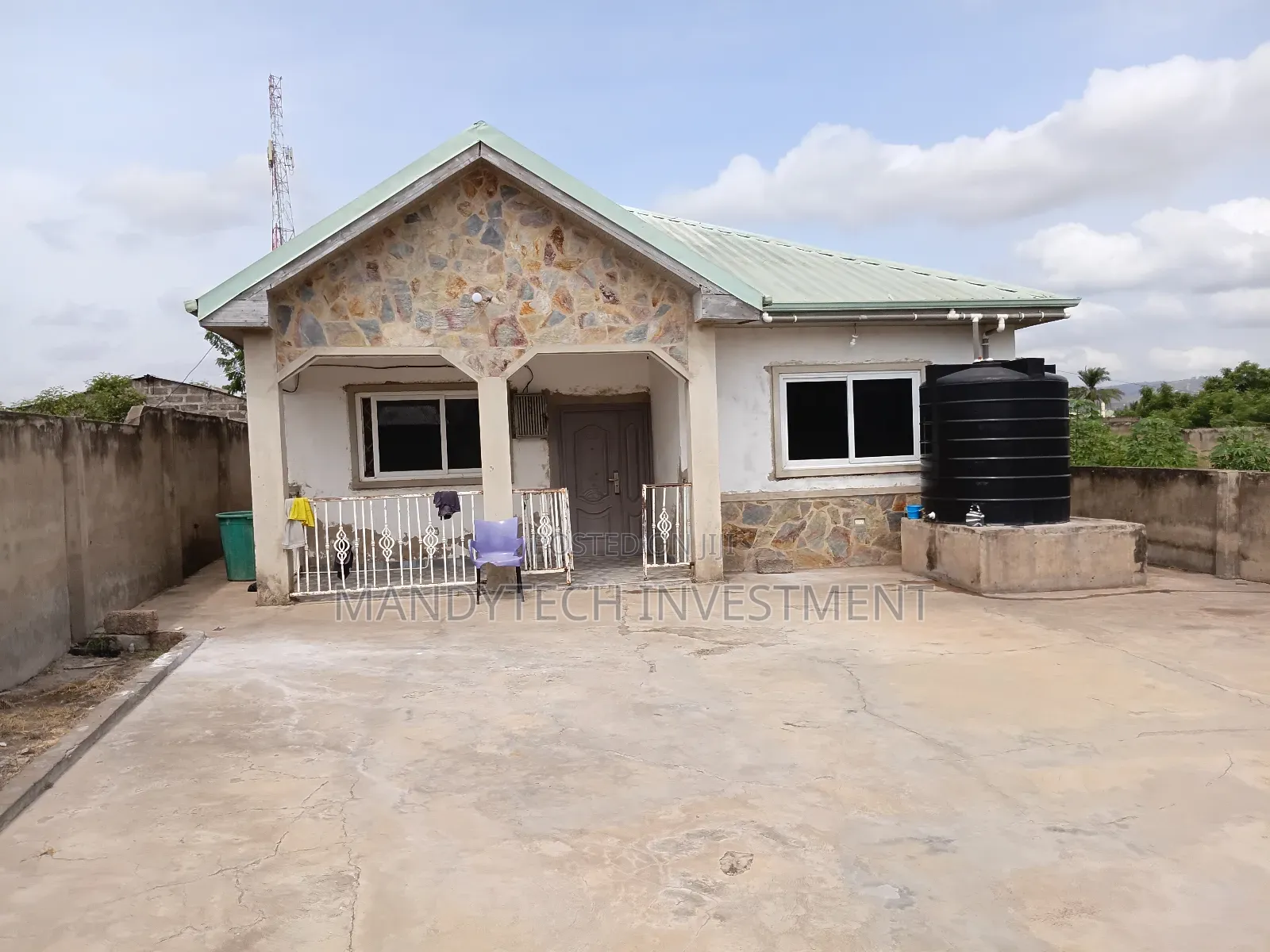 2bdrm House in Main Station for sale