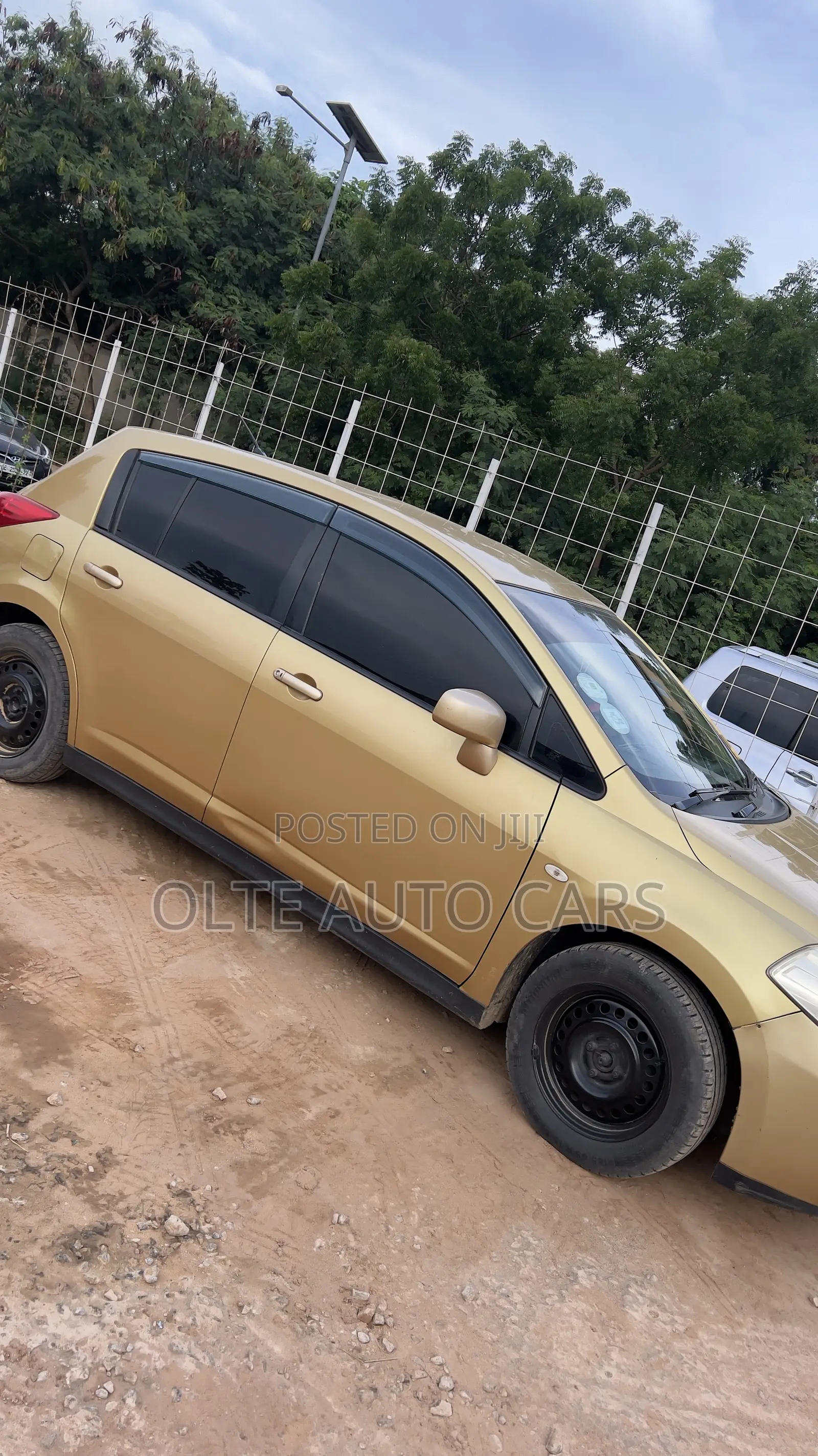 Nissan Versa 1.6 S 2016 Gold