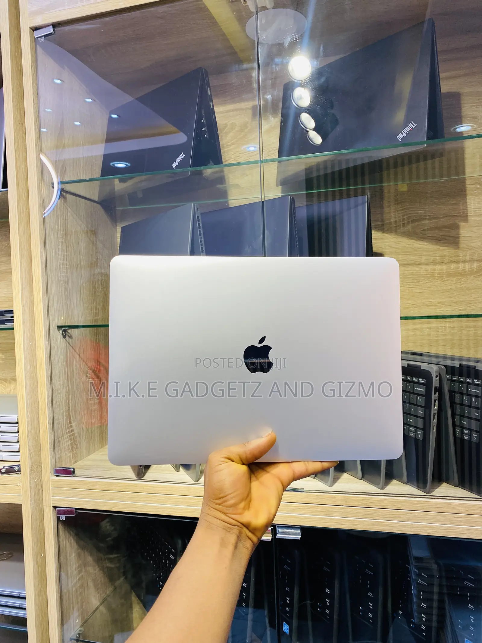 Laptop Apple MacBook Pro 2020 M1 16GB Apple M1 Pro SSD 512GB