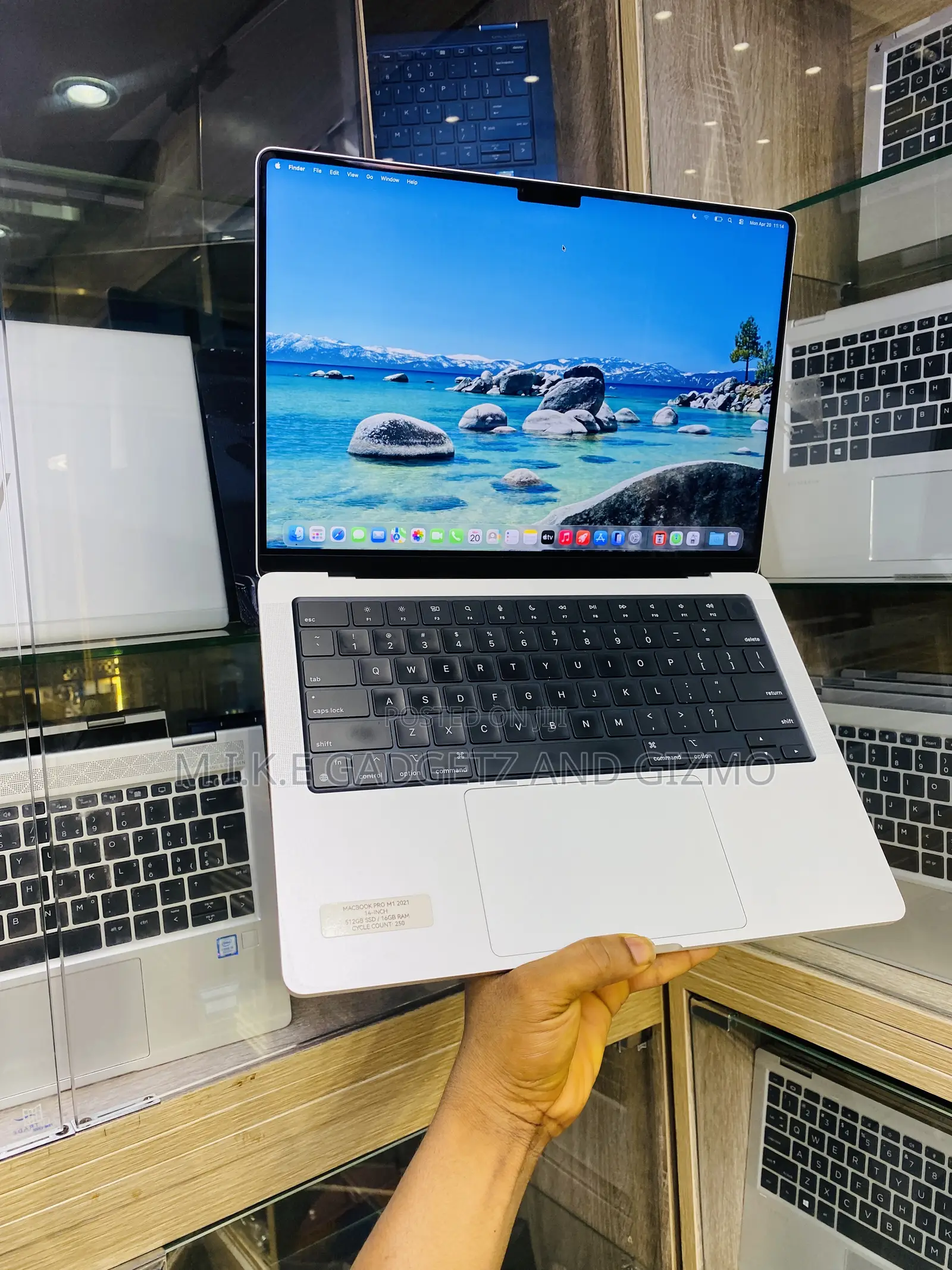 Laptop Apple MacBook Pro 2021 M1 16GB Apple M1 Pro SSD 512GB