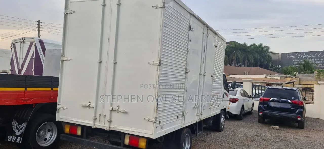 Hyundai Mighty Box Container
