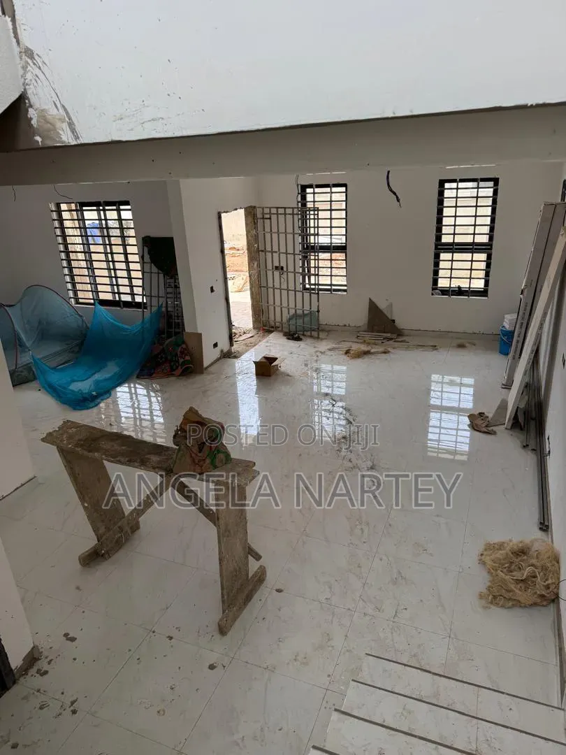 4bdrm House in Community 16 Lashibi, Accra Metropolitan for sale