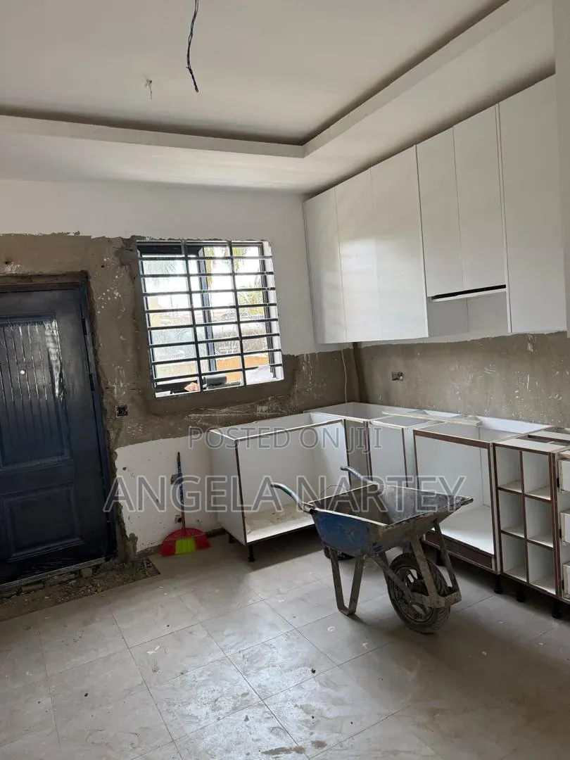 4bdrm House in Community 16 Lashibi, Accra Metropolitan for sale