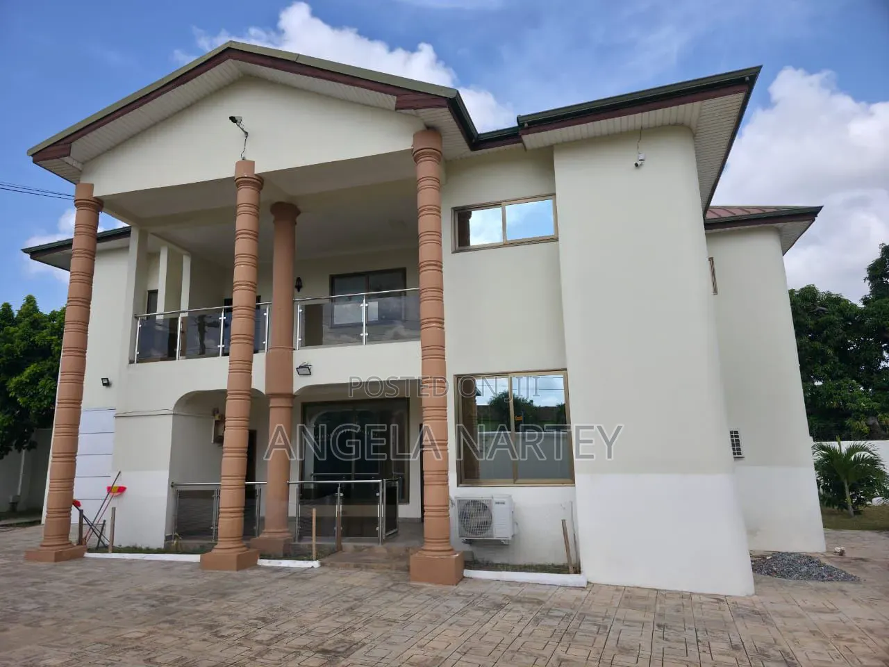 8bdrm House in East Legon, Accra Metropolitan for rent