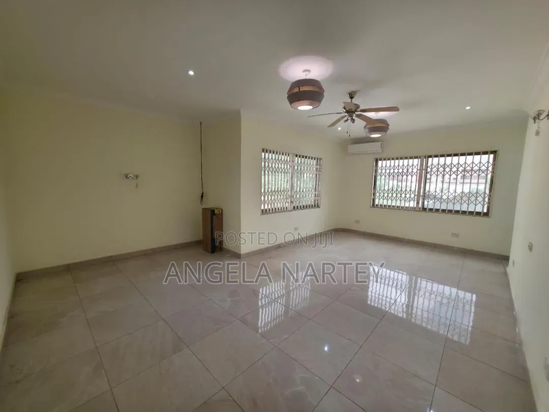 8bdrm House in East Legon, Accra Metropolitan for rent