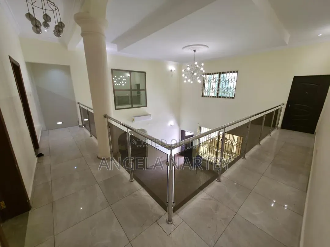 8bdrm House in East Legon, Accra Metropolitan for rent