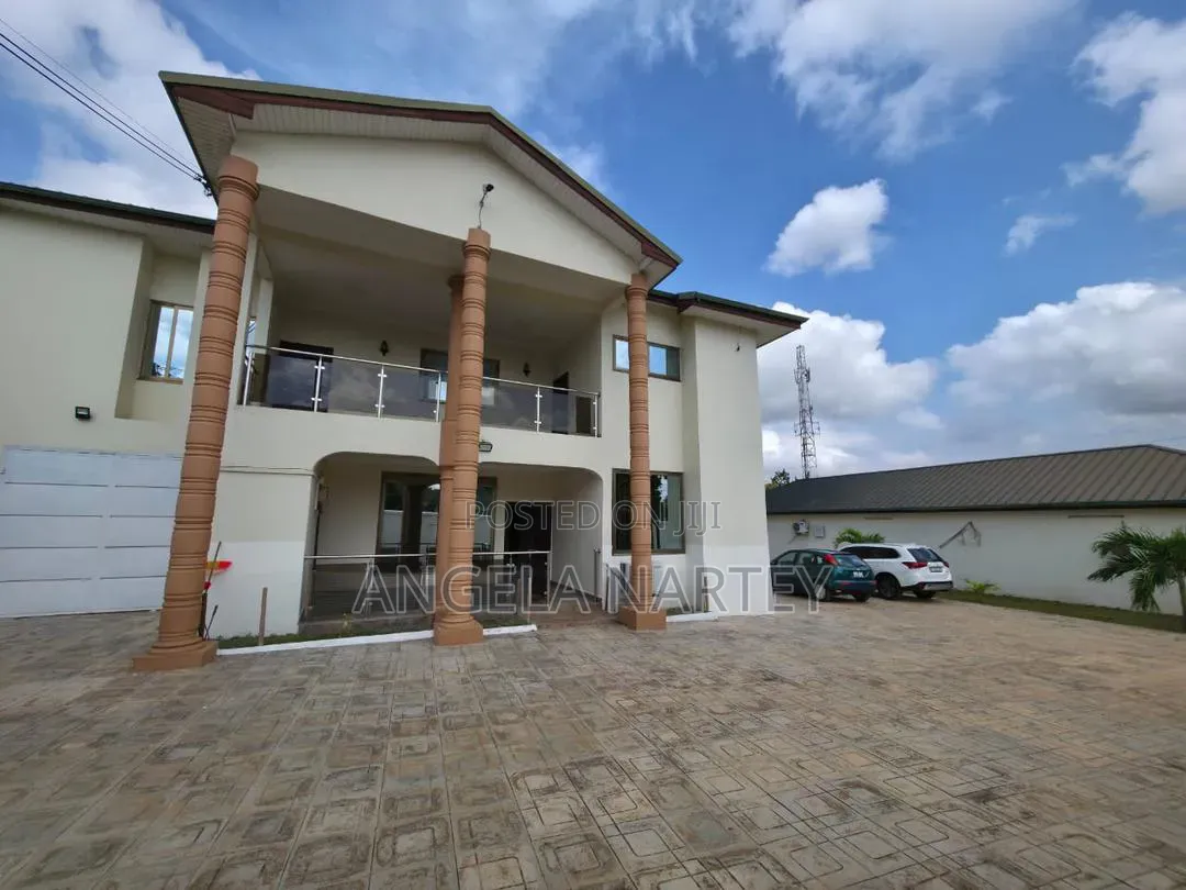 8bdrm House in East Legon, Accra Metropolitan for rent