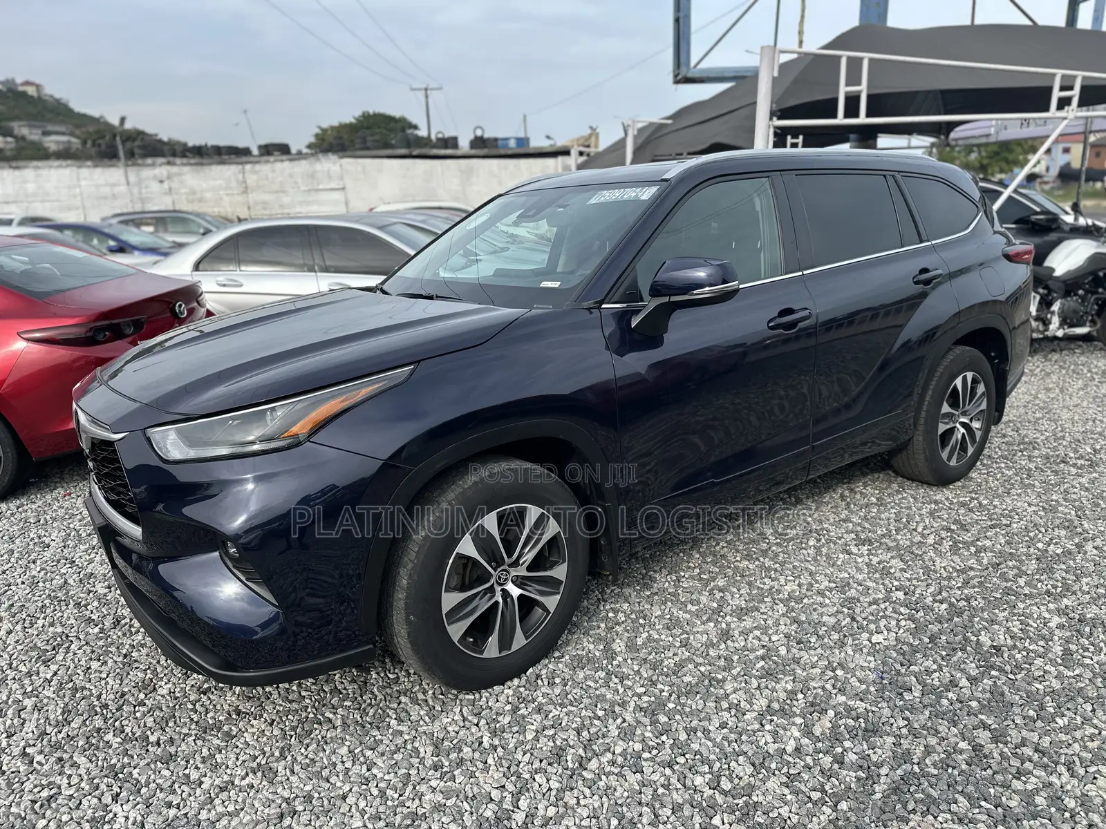 Toyota Highlander XLE 2022 Blue