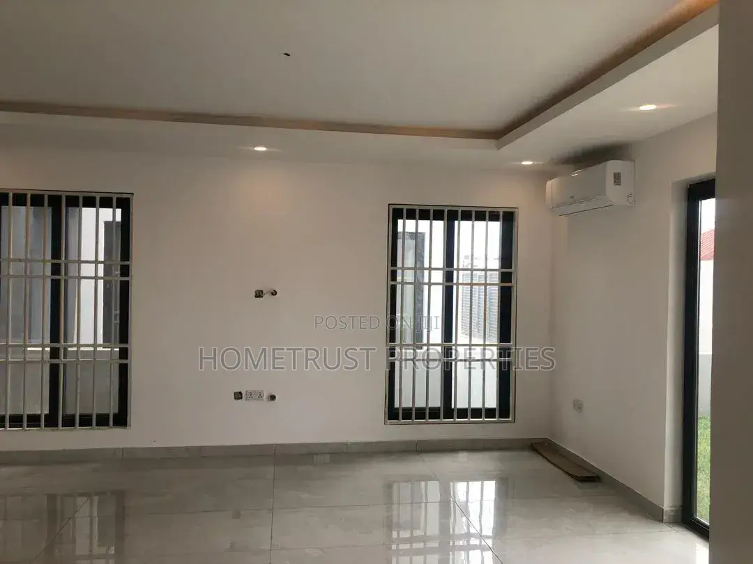 4bdrm Duplex in East Legon Ais Area, American House for rent