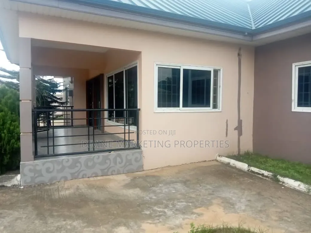 3bdrm House in Melcom Area, Amasaman for sale