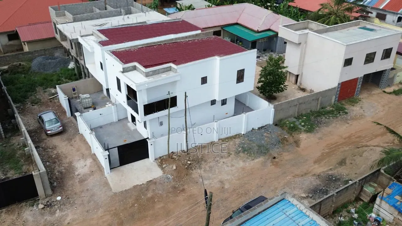 3bdrm Duplex in East Legon Hills, Otano for sale