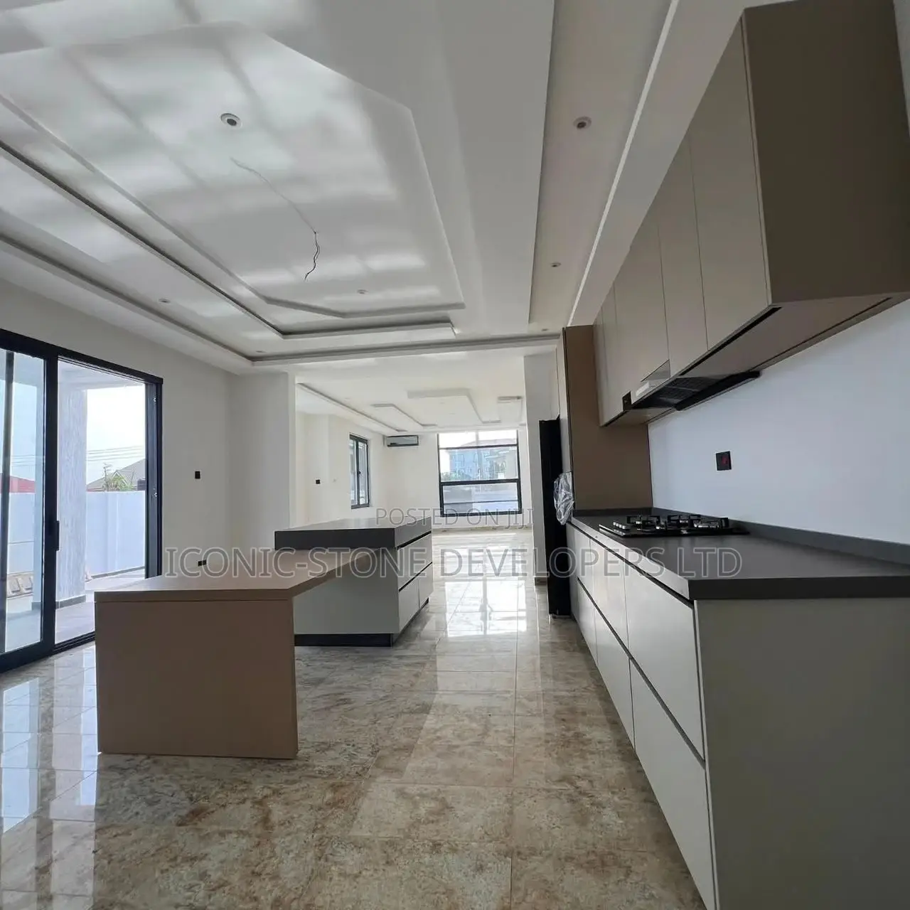 5bdrm Mansion in East Legon for sale