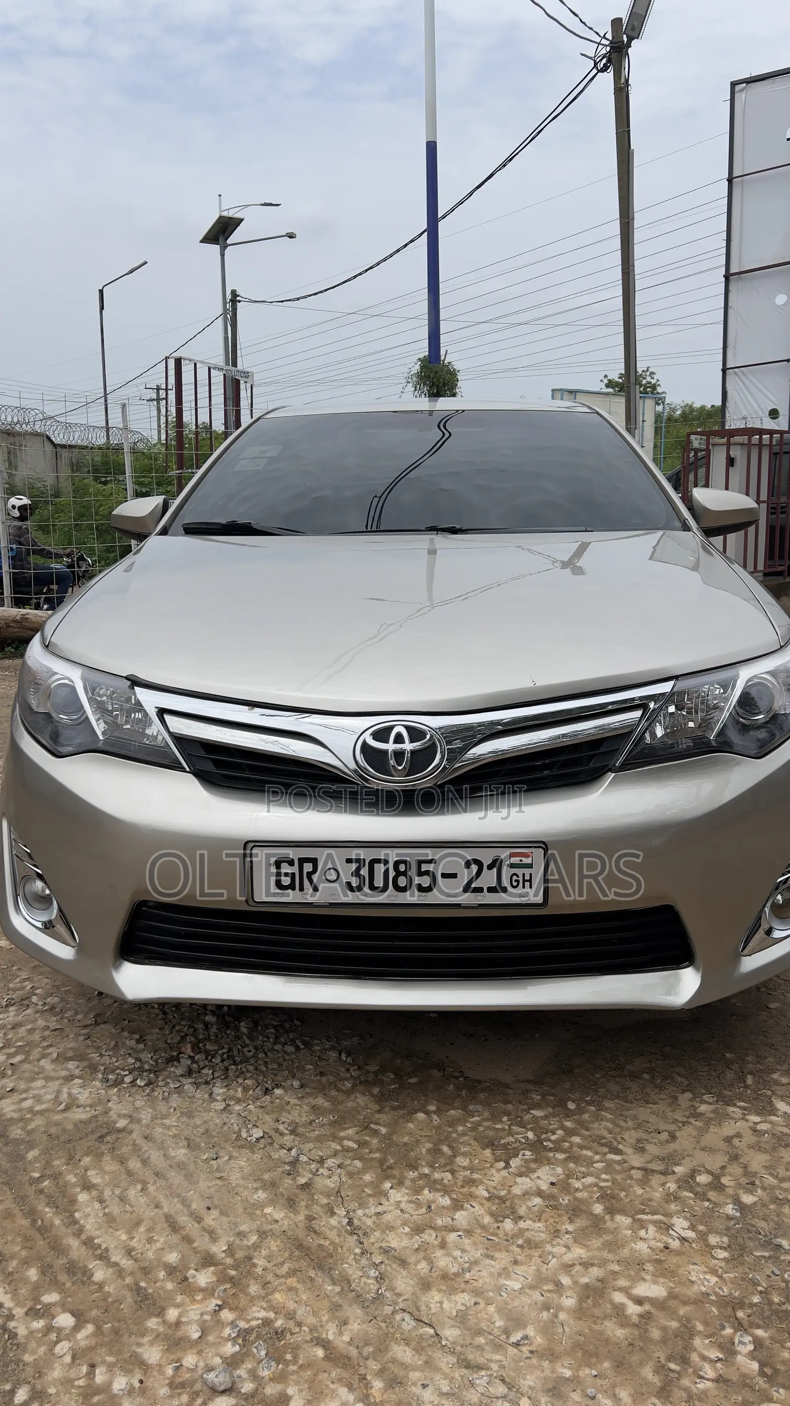 Toyota Camry LE 4dr Sedan (2.5L 4cyl 6A) 2014 Gold