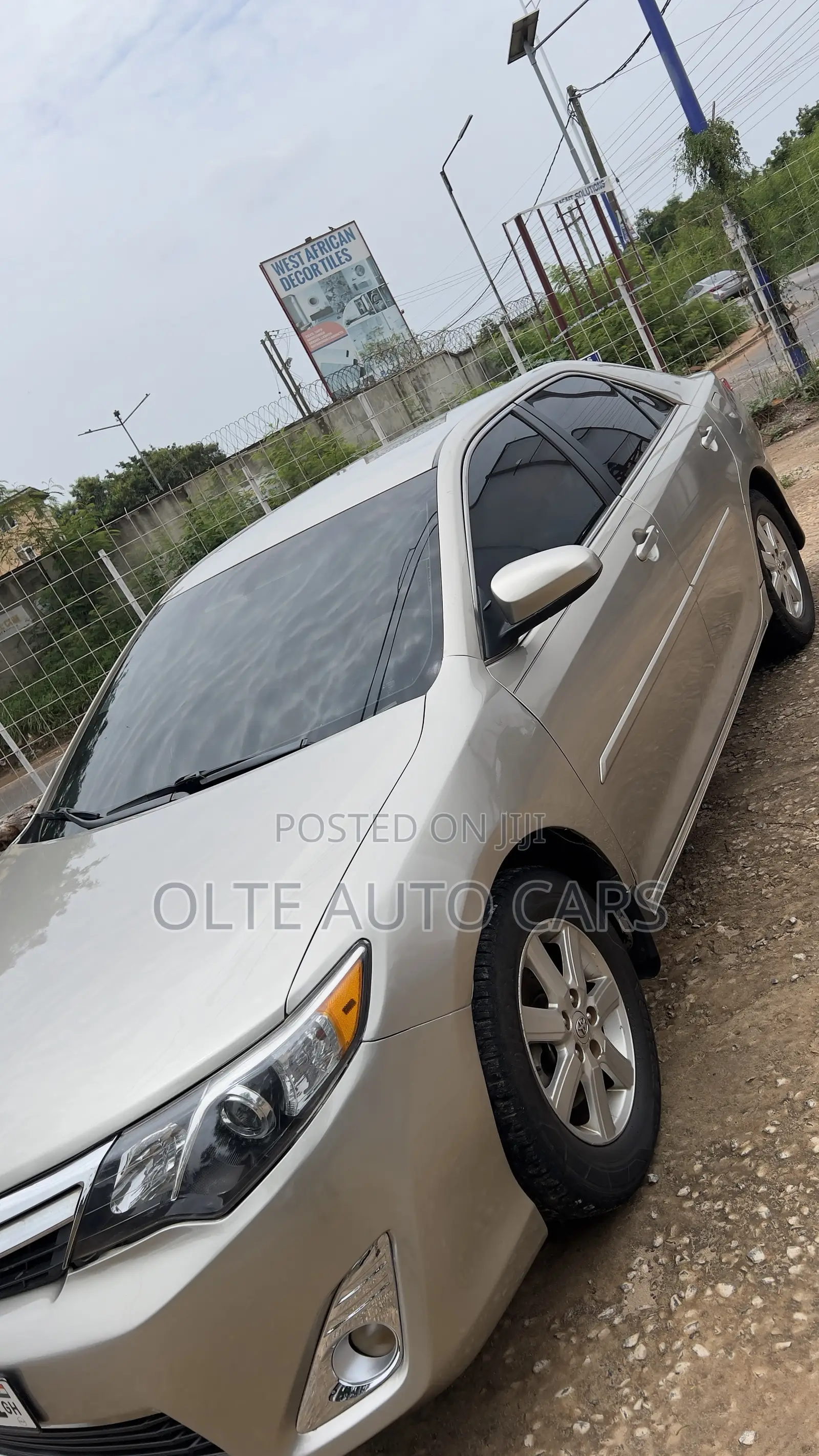 Toyota Camry LE 4dr Sedan (2.5L 4cyl 6A) 2014 Gold
